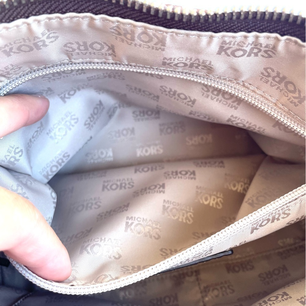 👜 Michael Kors Fulton Medium Top Zip Shoulder Bag Embossed Leather in Dark Sand - Picture 10 of 15